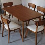 Furniture meja makan minimalis dengan bahan kayu jati kering pilihan (grade A)
